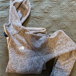 North face pullover
